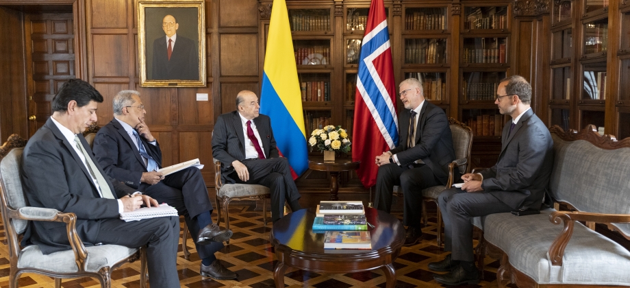 Nuevo embajador de Noruega en Colombia presentó copias de cartas credenciales ante el Ministro Leyva Durán