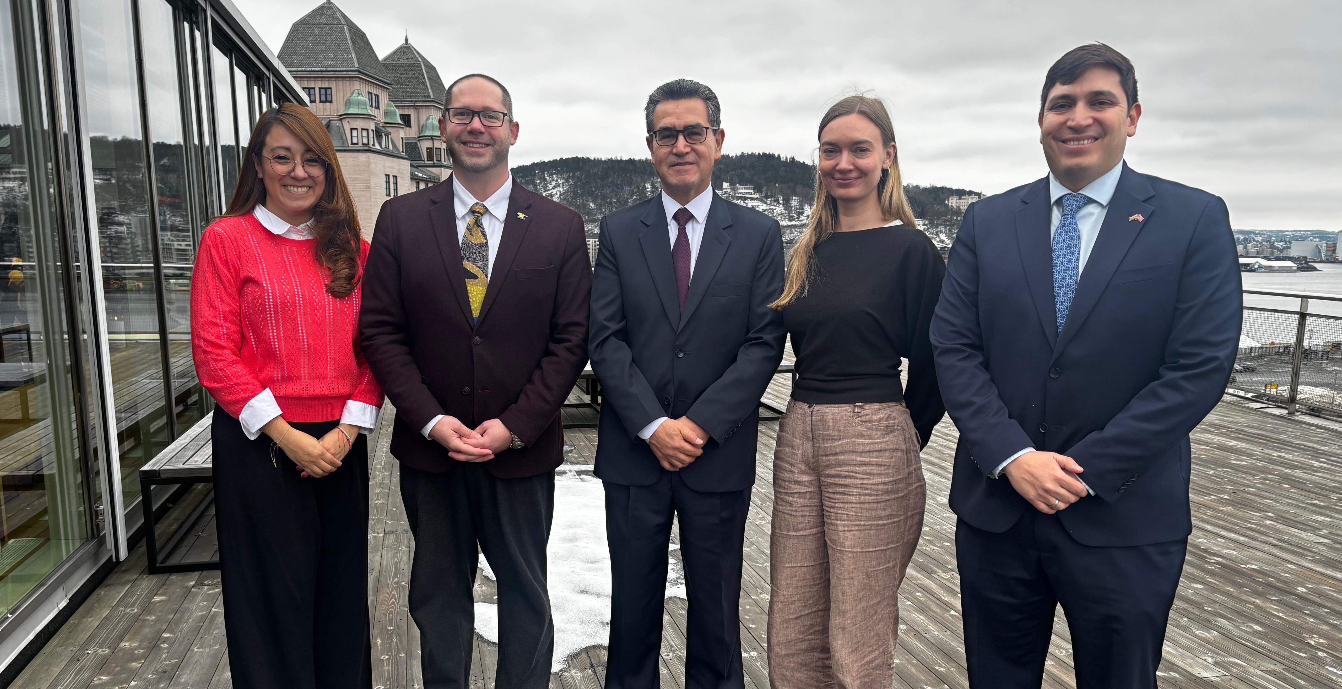 Embajada de Colombia en Noruega sostiene reunión con Innovation Norway para explorar oportunidades de comercio e inversión