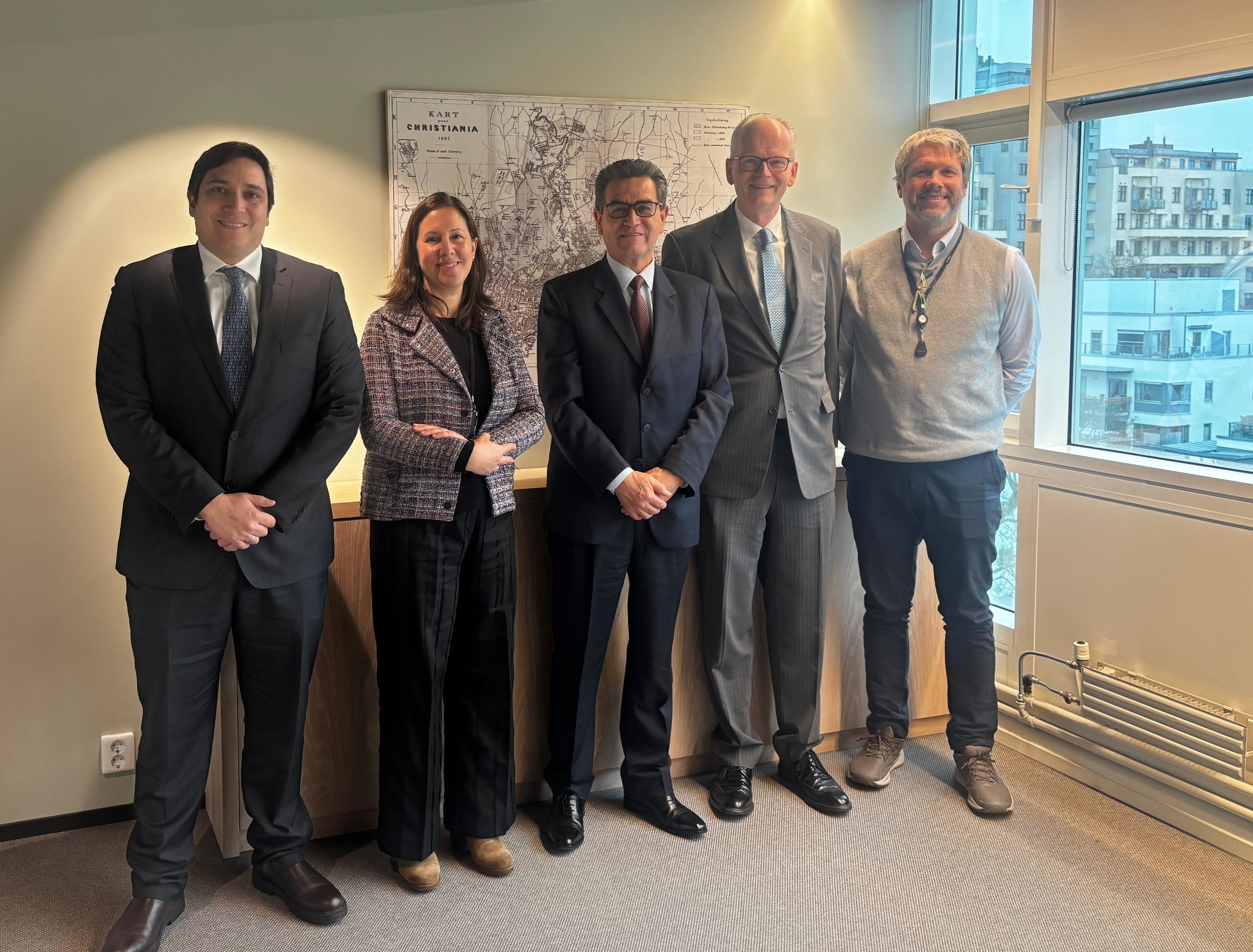 Embajada de Colombia sostiene encuentro con el Centro Noruego para la Resolución de Conflictos y reafirma la cooperación en diplomacia de paz